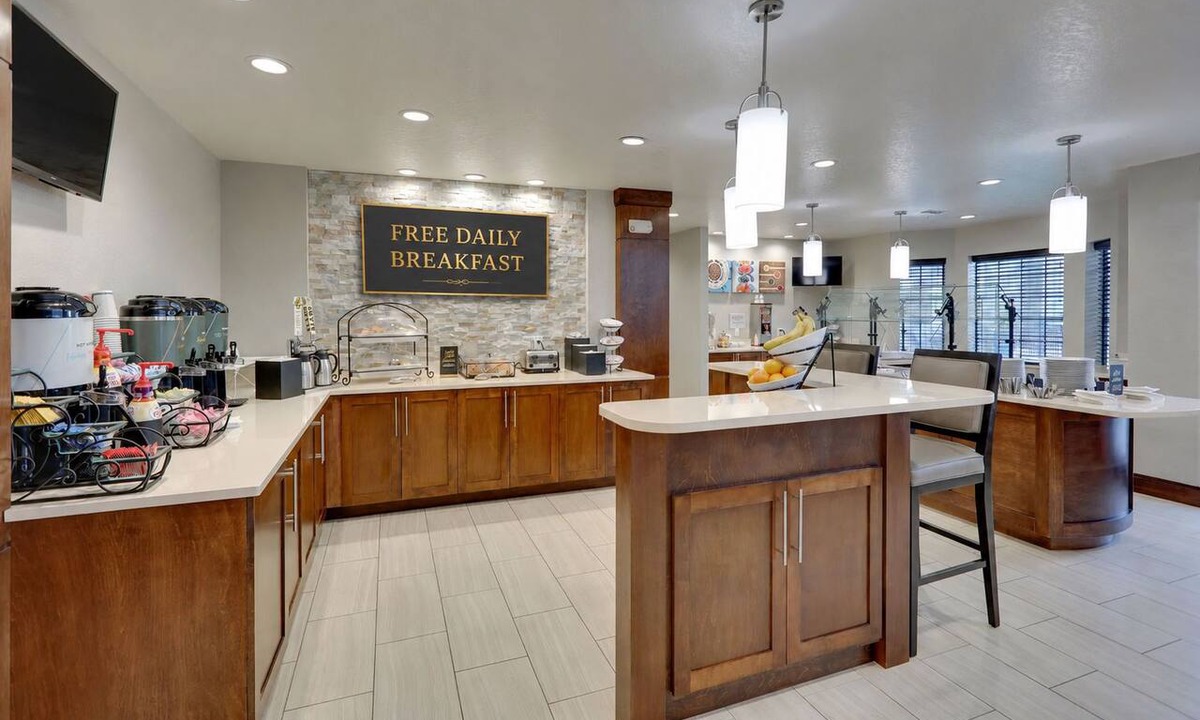 Schertz Apartment | Accessible Studio w/ Free Breakfast + Outdoor Pool