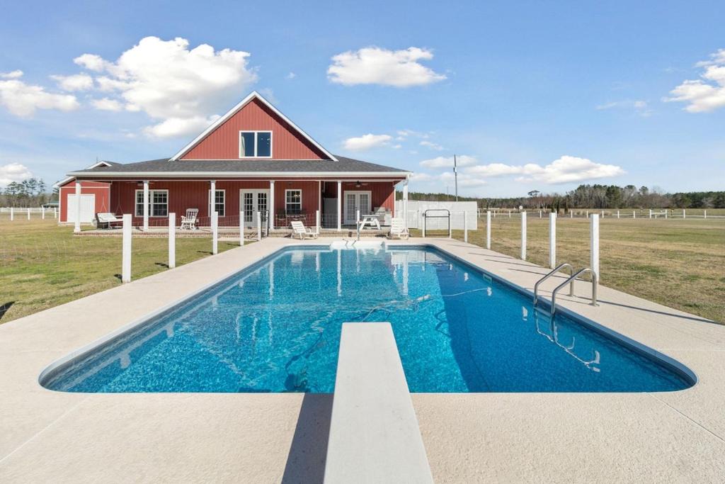 Eden House | Barndominium, Private Pool, Up to 16 guests