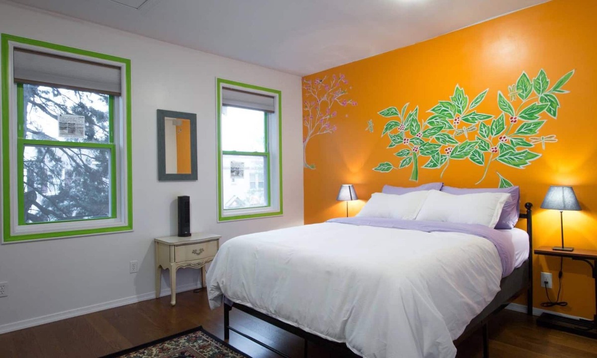 Kingman Park Apartment | Bright Solar-powered, 1 Bedroom Apt on 2nd Floor, NE Capitol Hill