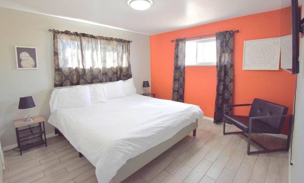 Twin Lakes Apartment | Bright & Spacious Upper Unit with Two Bedrooms in Denver