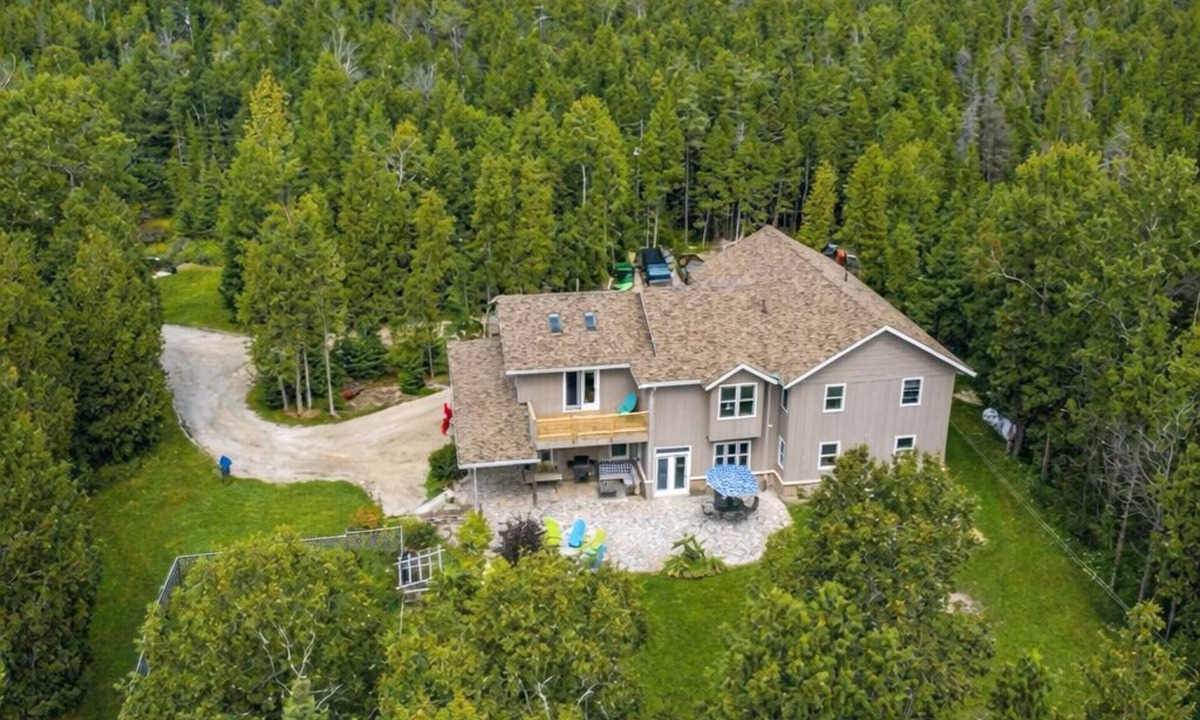 Lion's Head House | Bruce “GOLF” Getaways