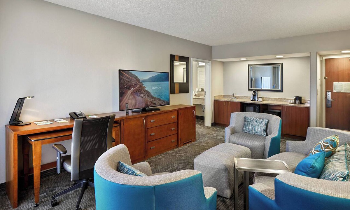 Oxford Valley Hotel | Courtyard by Marriott Philadelphia Langhorne
