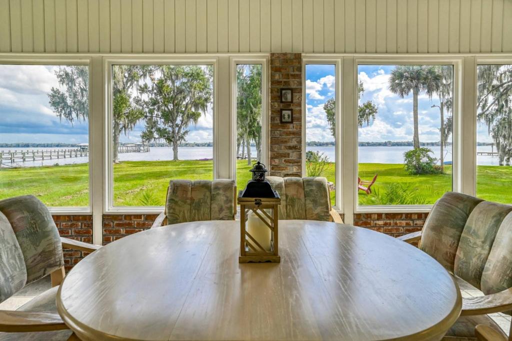 Palatka House | Debra Jean's River Retreat