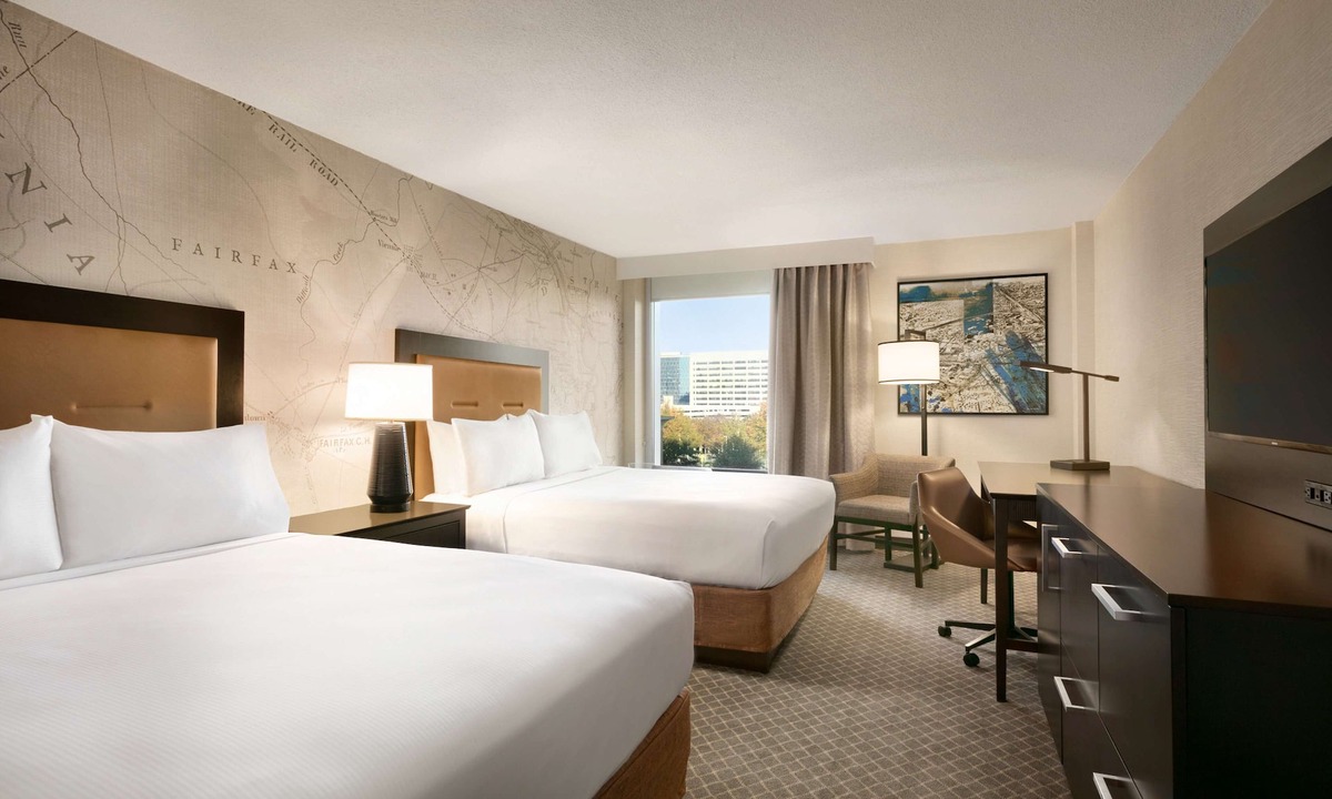 McLean Hotel | Doubletree by Hilton McLean Tysons