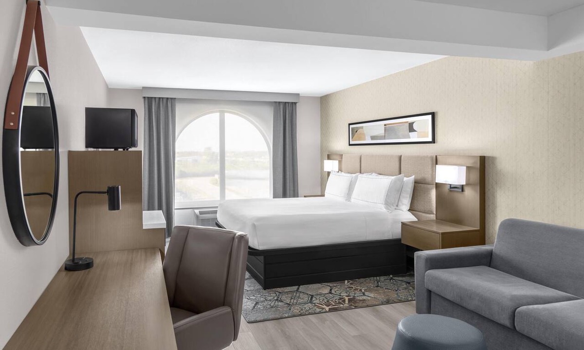 Bentonville - Fayetteville Hotel | DoubleTree by Hilton Springdale
