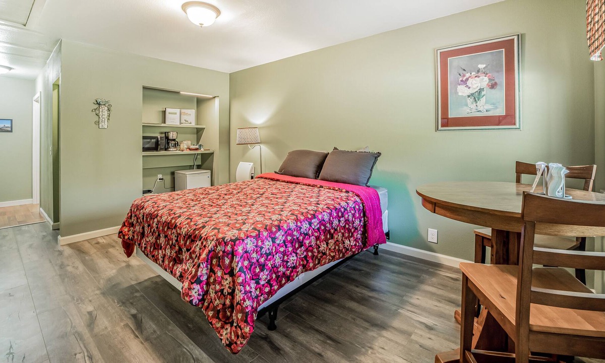 Orick Apartment | Efficient Studio Getaway w/ Free WiFi, Kitchenette, & Private Washer & Dryer!