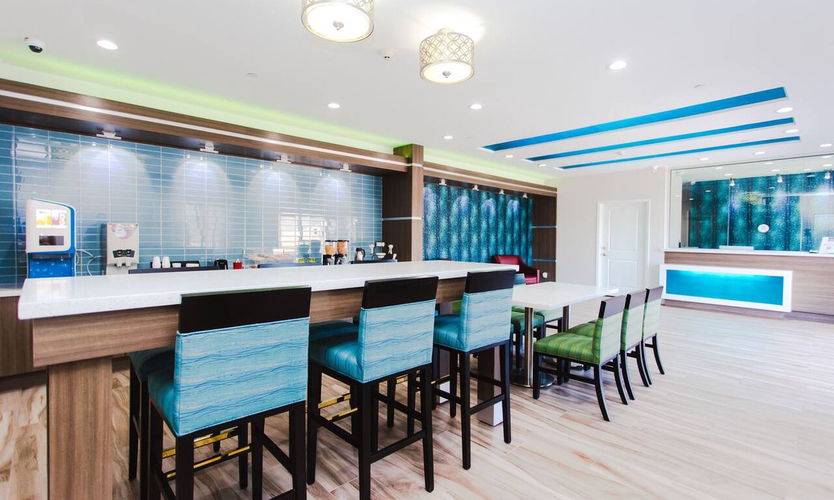 Spring Hotel | Express Inn - Spring