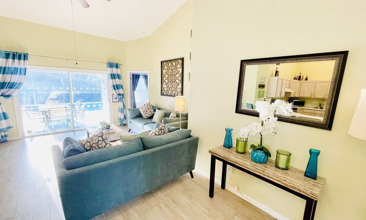 Woodridge Villa | Fantastic 4 Bed, 3 Bath & Private Pool, 30 mins from Disney. Snowbirds welcome!