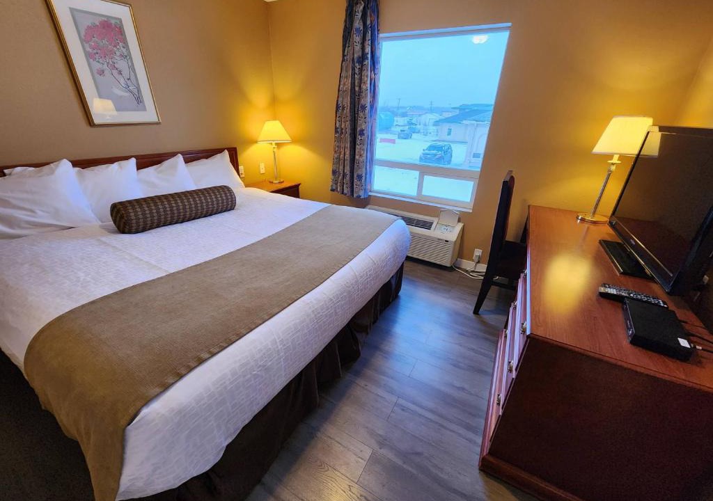 Fox Creek Hotel | Fox Creek Inn