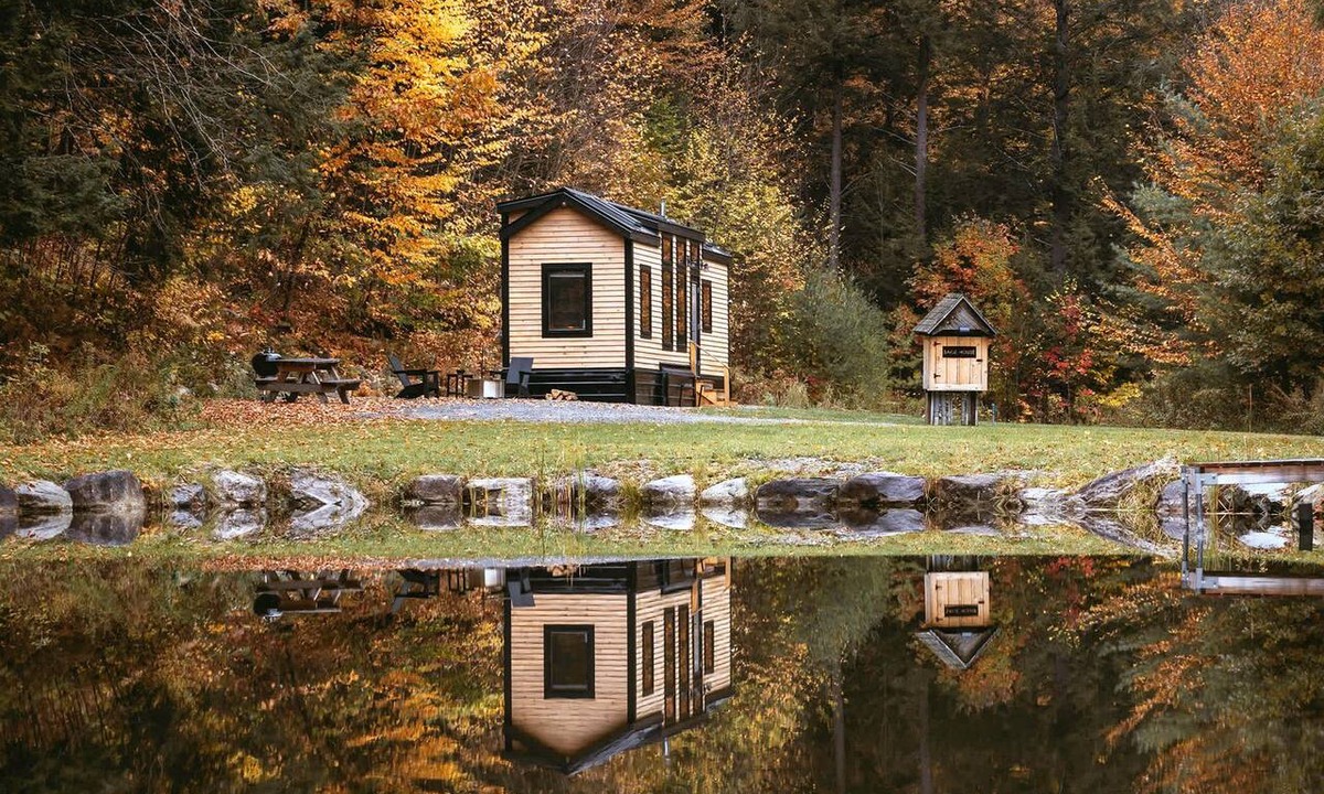 Chester Cabin | Gorgeous Cedar Tiny House for a Unique Pet-Friendly Getaway in Chester, Vermont