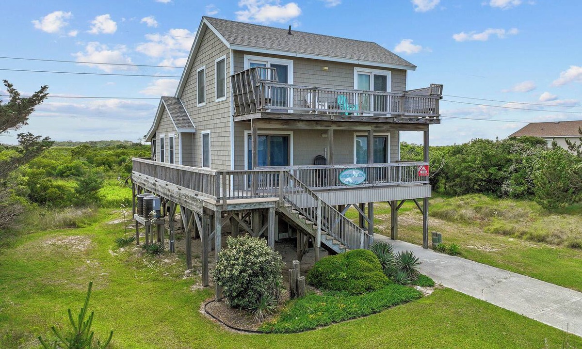 South Nags Head House | Head for the beach and settle into Migration!