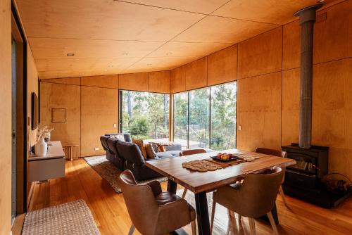 Police Point Villa | Hidden on Huon