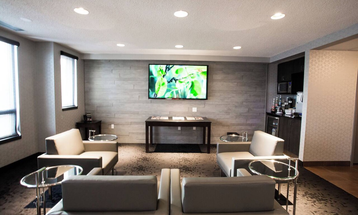 Southeast Calgary Hotel | Hotel Blackfoot