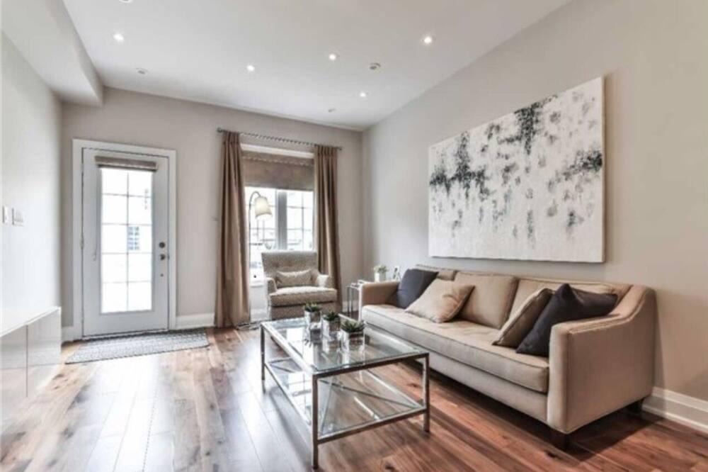 Lawrence Park Villa | Immaculate 3Br+3Ba Executive Townhouse