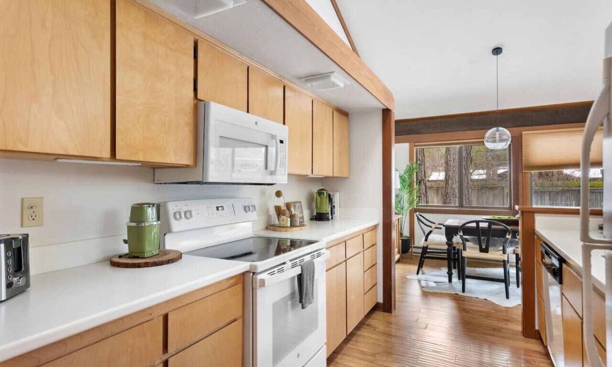 Graeagle Cabin | Luxury Modern Couples Golf Pets A/C