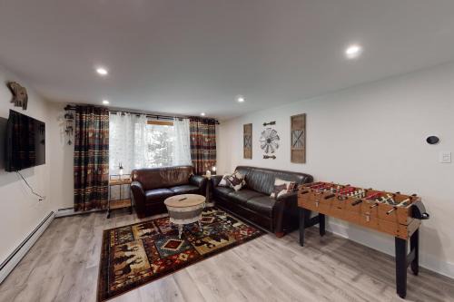 Windham House | Magic Birch Lodge
