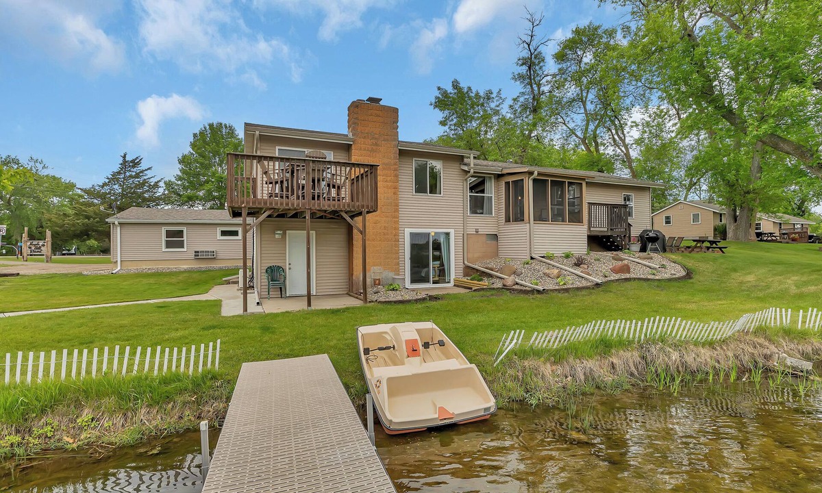 South Haven Cabin | Maple Hill Resort "Waters Edge" 1 Hour from Mpls on Clearwater and Grass Lake