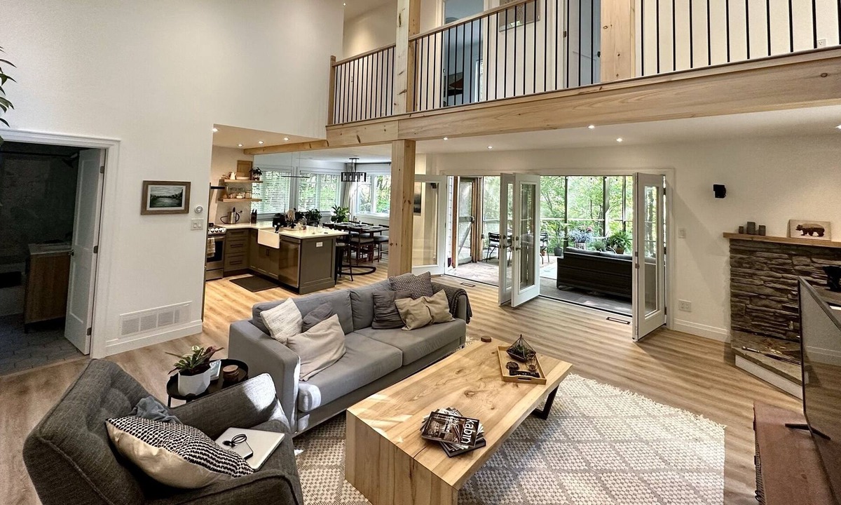 Minden Cabin | Maple Ridge: Private Waterfront Cottage Property