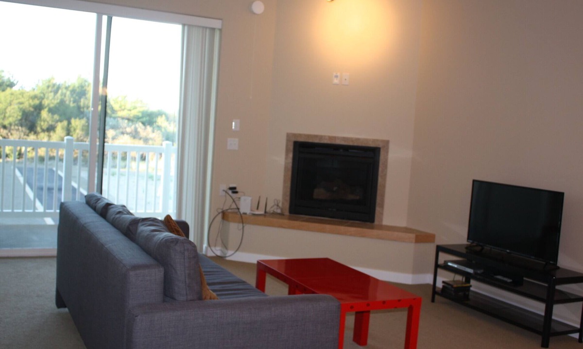 Ocean Shores Condo | Oyhut Bay *Spacious 2BR/2BA+ Den*Free WiFi*Big Kitchen*Gas Fireplace