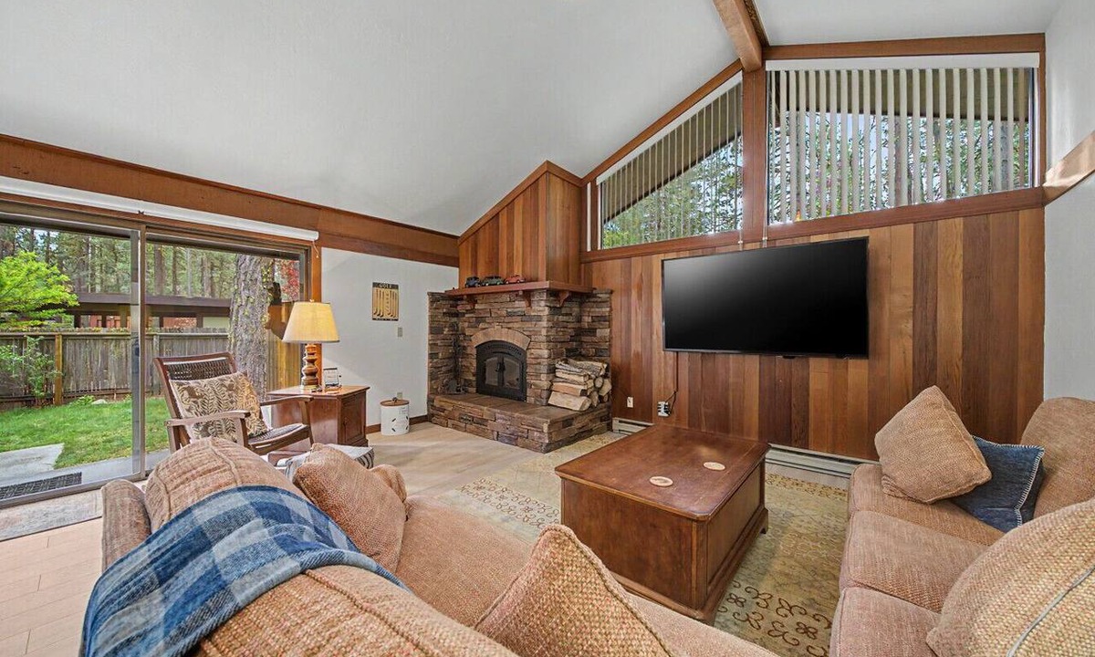 Graeagle House | Pet friendly, fully fenced, A/C