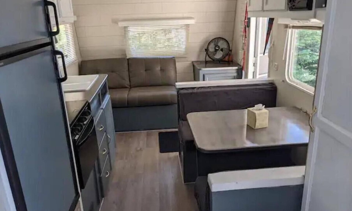 Novar Cabin | Private waterfront bunkie cabin + RV trailer