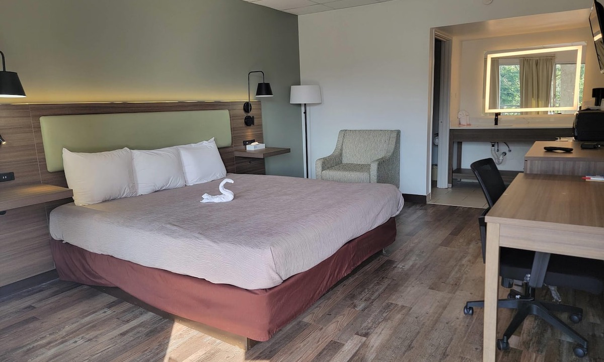 Perry Hotel | Quality Inn Perry