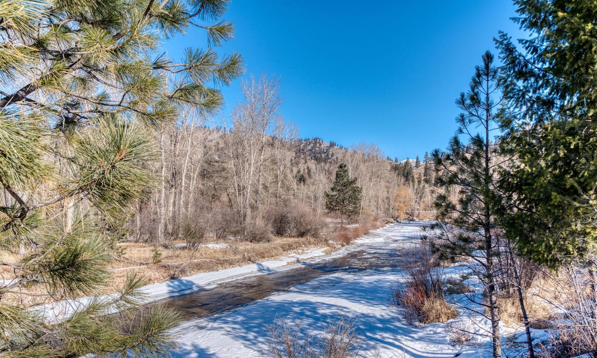 Conner Cabin | Riverfront, Cozy Cabin, Mountain Views, 2bed 2bath