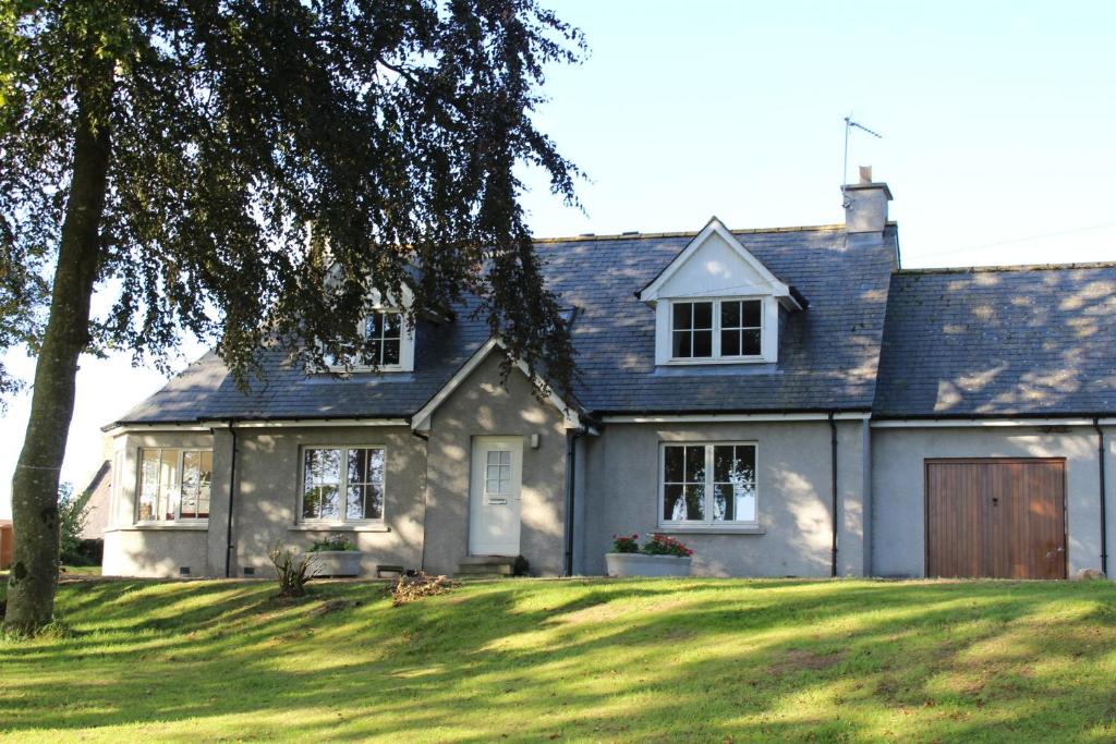 Huntly House | Roualeyn