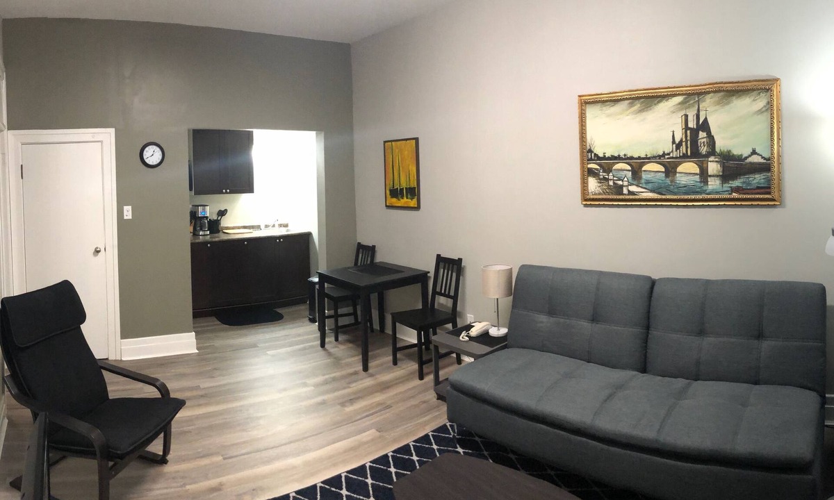 Flin Flon Hotel | Royal Hotel