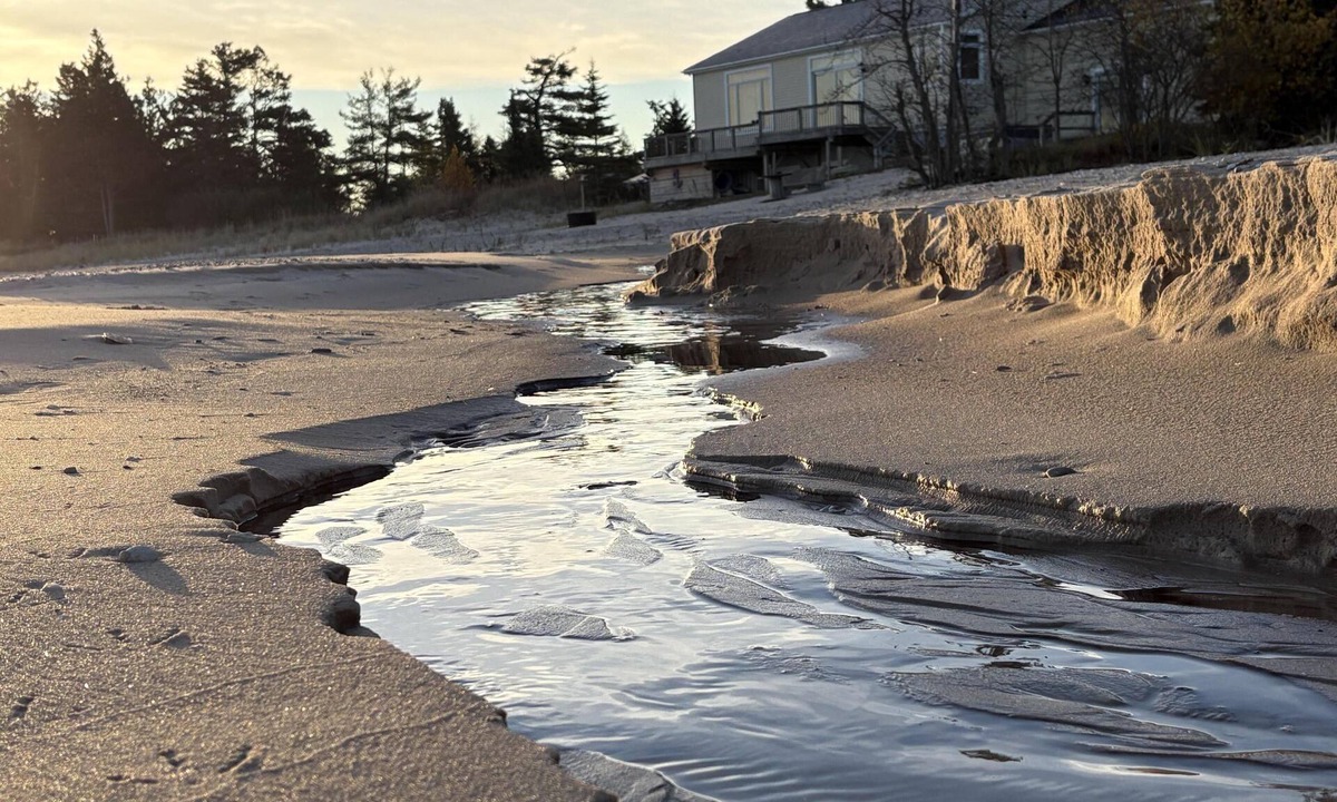 Millersburg House | Sandy Bottom: Cozy Up by the Lake | Hot Tub + Fall Views