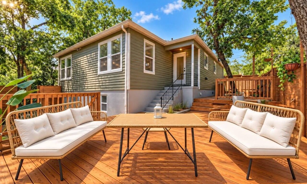 South Congress House | SoCo BoHo Bungalow | Main House