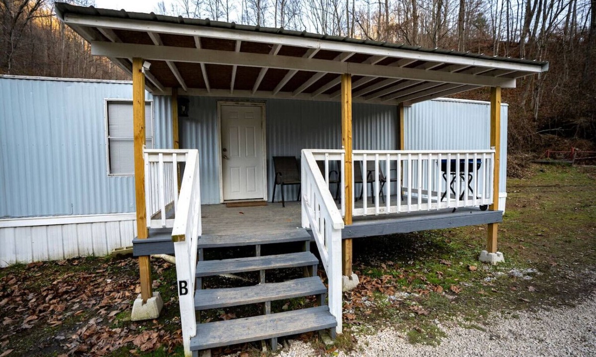 Newtown House | Unit B – Trailside ATV Stay w/Firepit, Sleeps 8