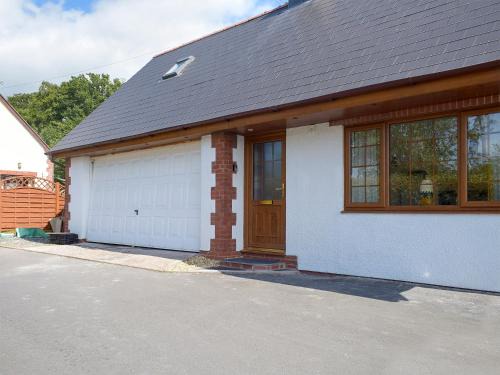 Glasbury House | Windhover