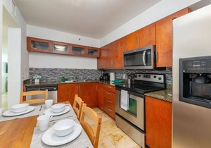 3815 - Stunning Clean 3BR APT @Brickell, Free Parking in Miami