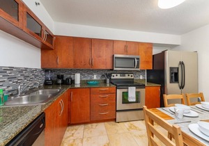 3815 - Stunning Clean 3BR APT @Brickell, Free Parking in Miami