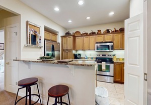 Beautiful & secluded mountain condo w/a full kitchen, furnished deck, & views in Sugar Mountain
