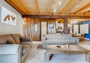 Beautiful Views, Central location, Hot tub and Club House F201 in Silverthorne