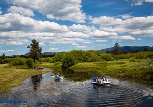 Bend-Sunriver Camping Resort Cottage 1 in Three Rivers
