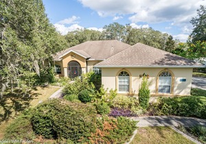 Comfortable Villa with lots of privacy and pool on one acre in Hernando FL in Hernando