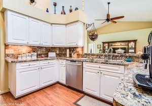 Comfortable Villa with lots of privacy and pool on one acre in Hernando FL in Hernando