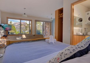 Freycinet Stone Studio 6 in Coles Bay