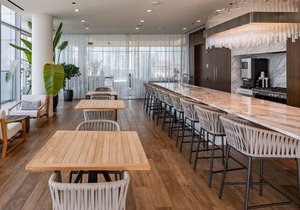 Hip River North 1BR w/Pool + Roof Deck near Mag Mile by Blueground in Chicago