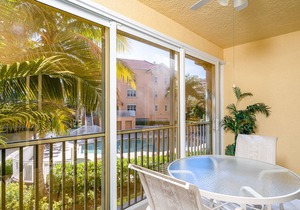 Near Beach and Shopping| Pool & Spa in Fort Myers Beach