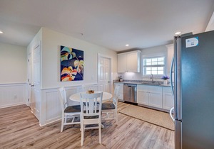 Saltwater Suites, 107 Queen 1st Floor in Surf City