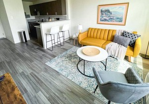 Sleepover: Bright 1BD/1BA + Gym - Downtown Cincinnati in Cincinnati