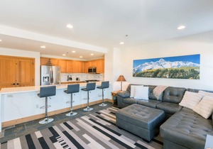 Spacious and Quiet 1-Bedroom Condo With Great Amenities in Mountain Village