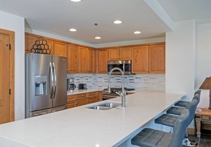 Spacious and Quiet 1-Bedroom Condo With Great Amenities in Mountain Village