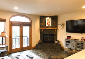 Spacious and Quiet 1-Bedroom Condo With Great Amenities in Mountain Village