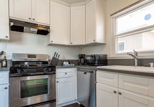 Sunshine filled Chic and Cozy Zen 2bd/1ba by LAX:) in Los Angeles