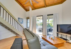 Top-Floor Kailua Bay Resort Condo w/Ocean Views! in Kailua-Kona